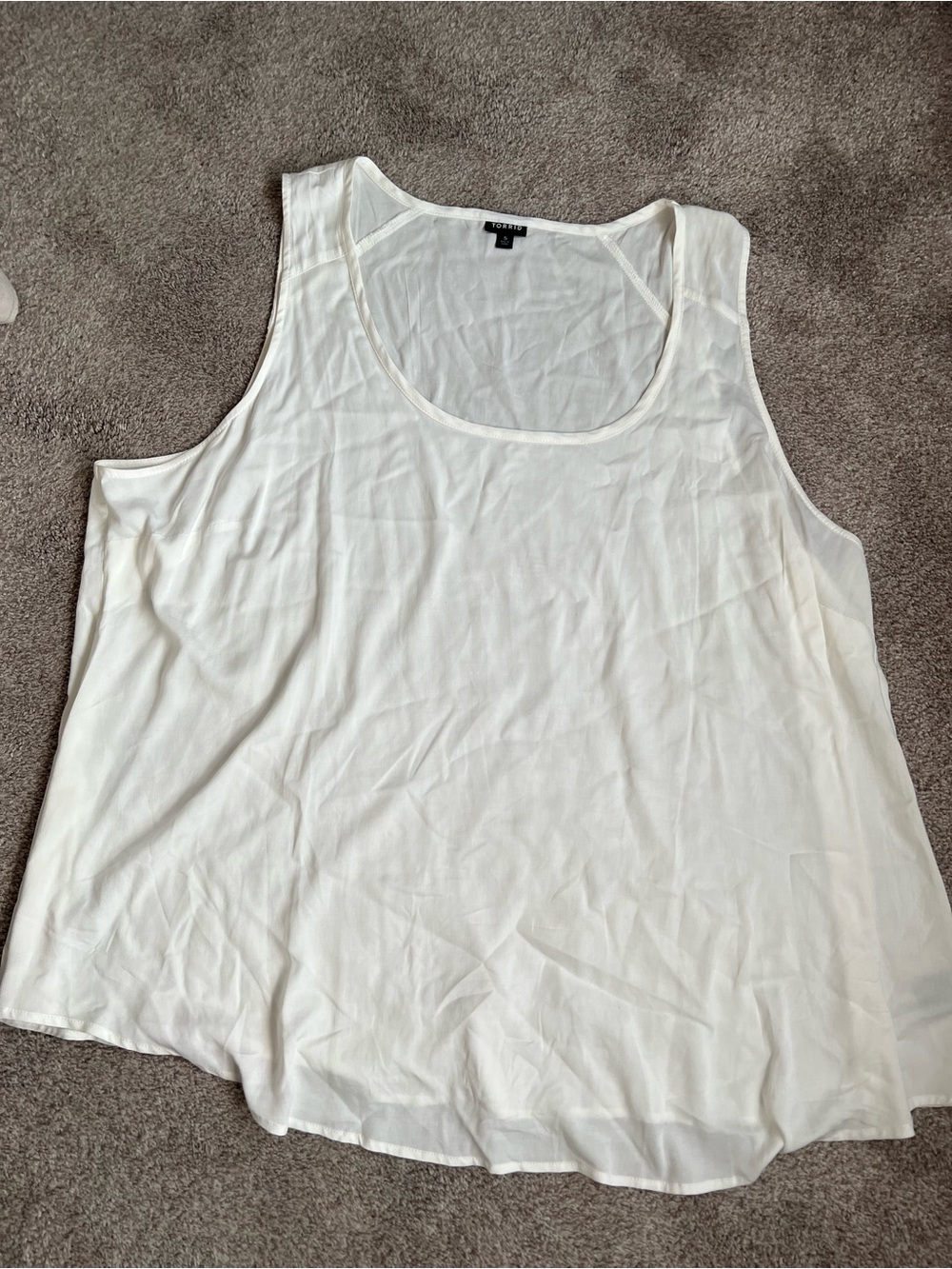 Torrid 5 White Sleeveless Scoop Neck Tank Top